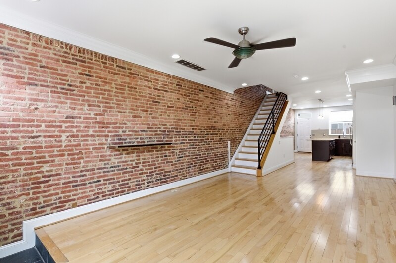 Building Photo - 409 S East Ave