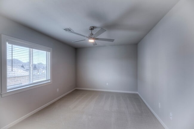 Building Photo - 12510 S Maplewood Ave