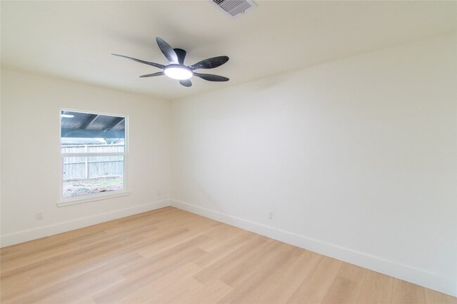 Building Photo - 15411 Sierra Valle Dr