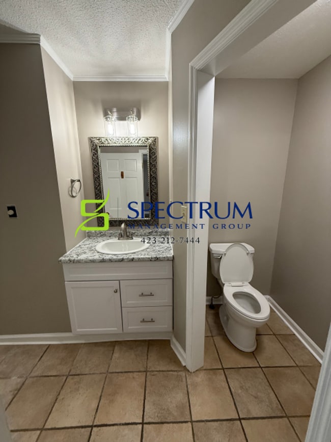 Building Photo - 828 Andy St