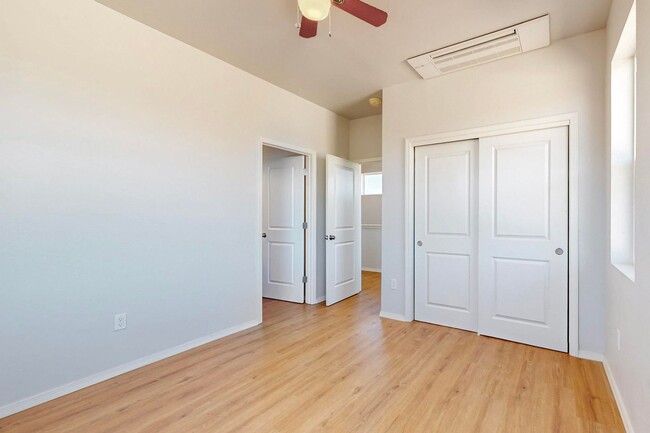 Building Photo - 2112 Coal Ave SE