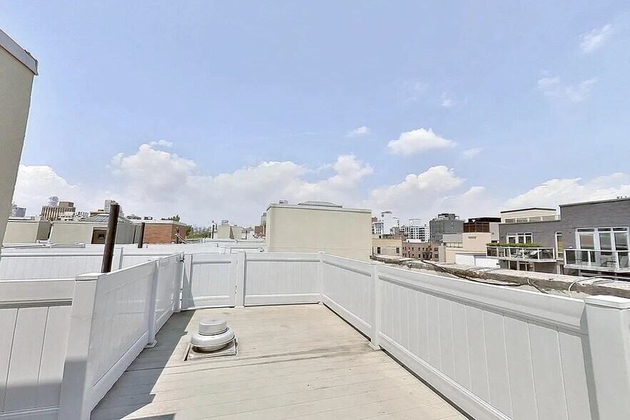 Building Photo - 200 Stanton St