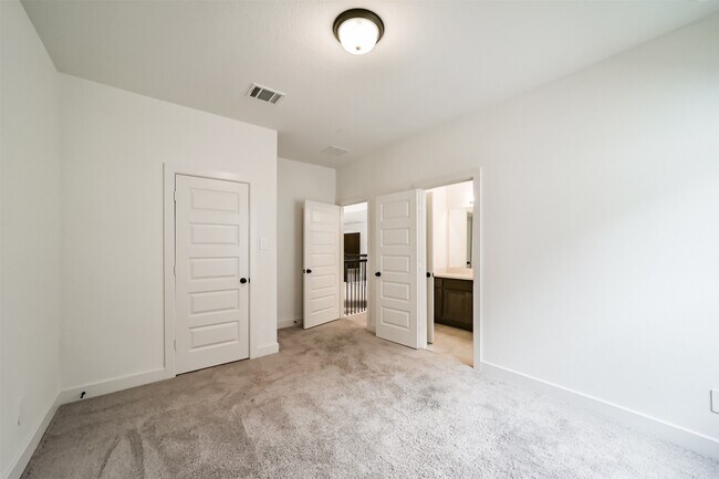 Building Photo - 17794 Misty Brk Ln