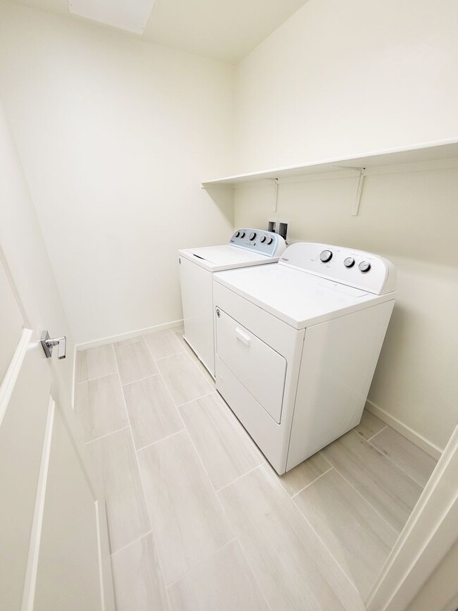 Building Photo - House for Rent in Summerlin Call or Text f...