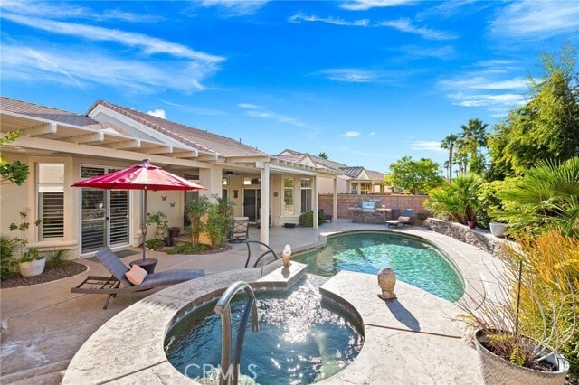 Building Photo - 36627 Crown St