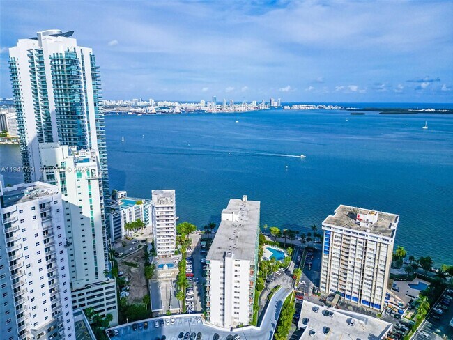 Building Photo - 1408 Brickell Bay Dr