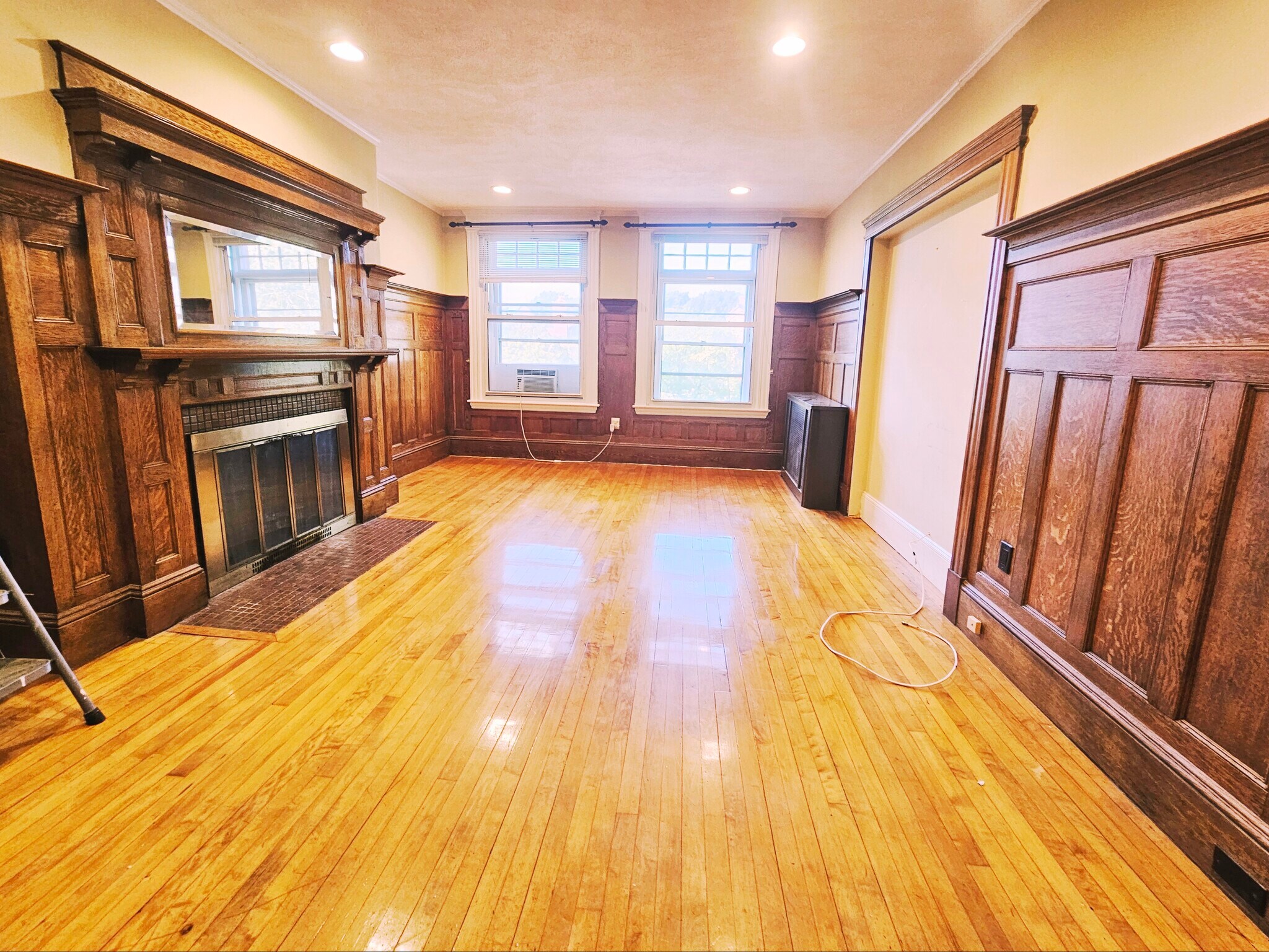 Building Photo - 1793 Beacon St
