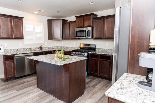 Building Photo - 10744 Traders Pkwy