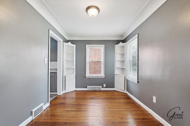 Building Photo - $1150 3 bedroom bungalow