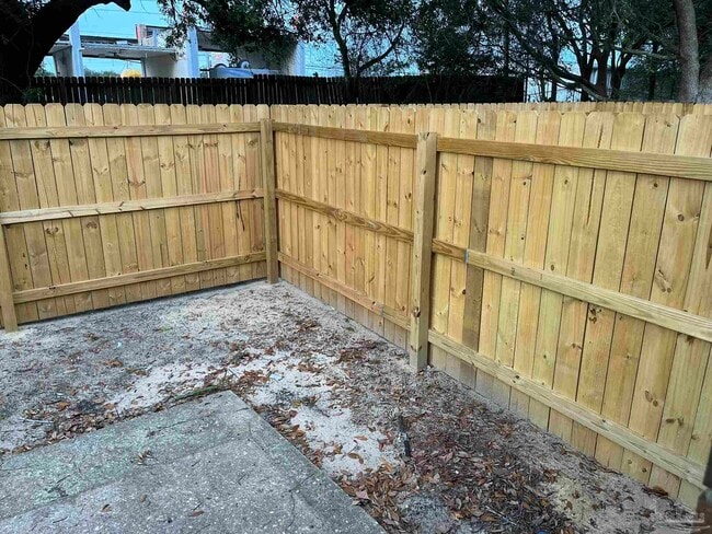 Building Photo - 3220 Redwood Ln