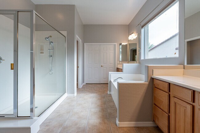 Building Photo - 4 Bedroom, 2.5 Baths with Private Pool!