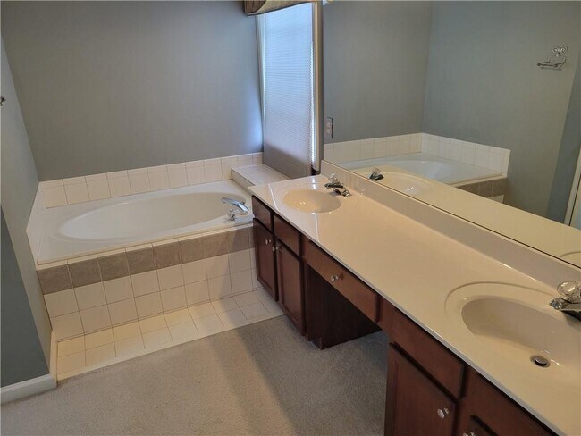 Building Photo - 3605 Mystic Dr