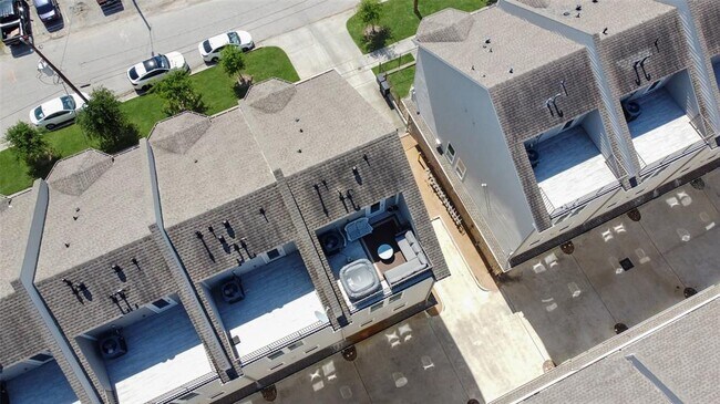 Building Photo - 2020 McGowen St