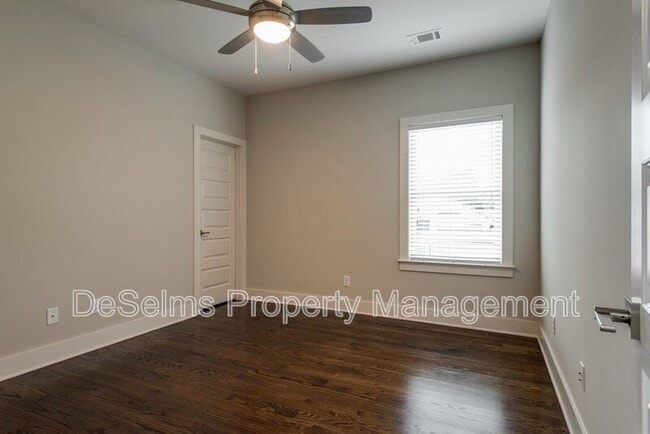 Building Photo - 2221B Winford Ave