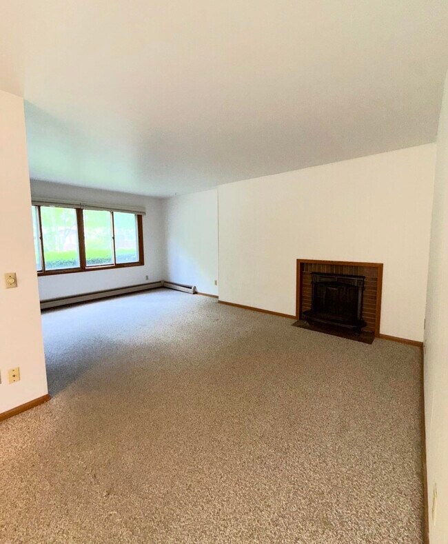 Building Photo - 221 Nautilus Dr