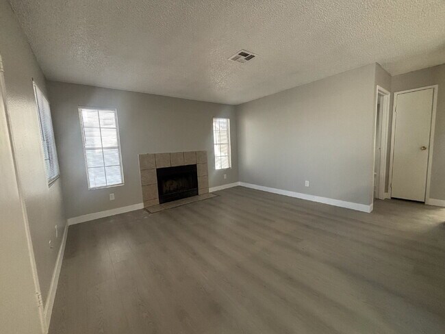 Building Photo - ½ OFF First Month's Rent! Updated 2 Bed | 1 Bath Apartment with In-Unit Washer & Dryer