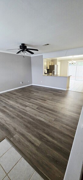 Building Photo - 407 Bainbridge Dr