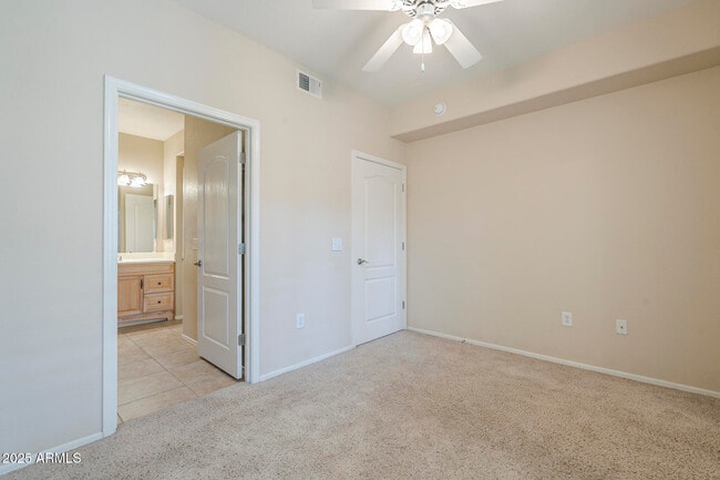 Building Photo - 2929 W Yorkshire Dr