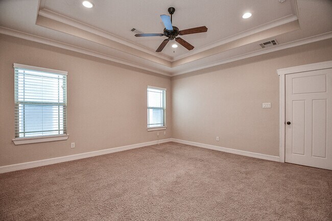 Building Photo - 5615 Kiam St
