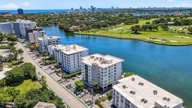 Building Photo - 9250 W Bay Harbor Dr
