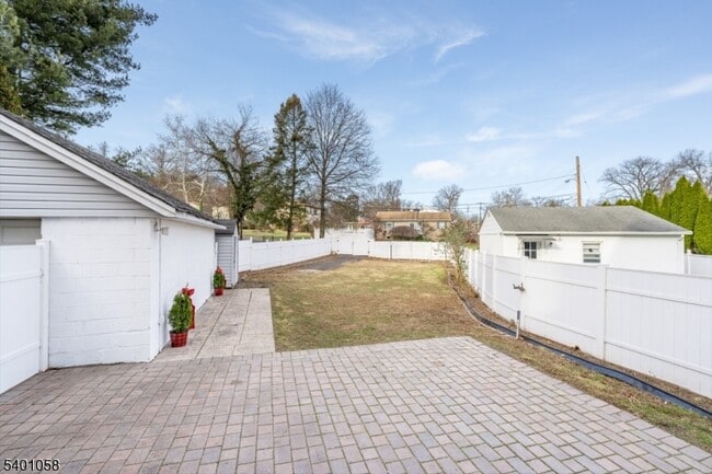 Building Photo - 71 Broad St