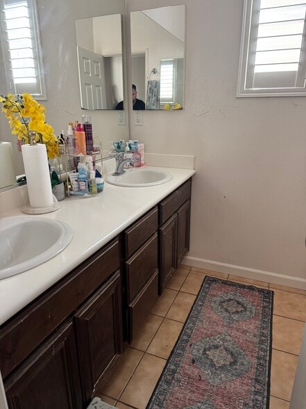 Building Photo - 1132 Ambrosia St