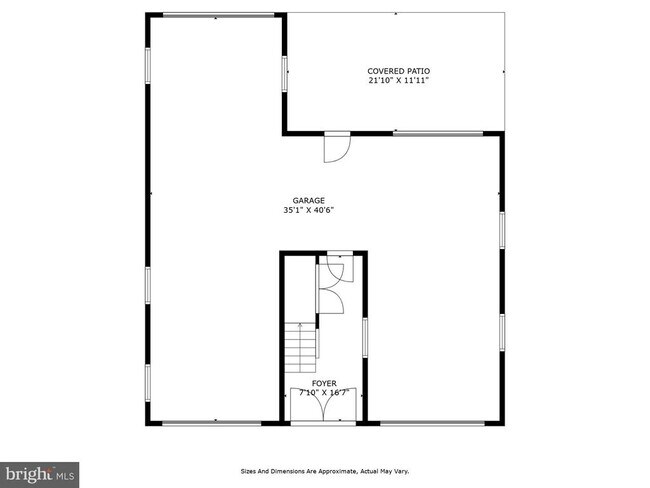 Building Photo - 2260 Lake Dr