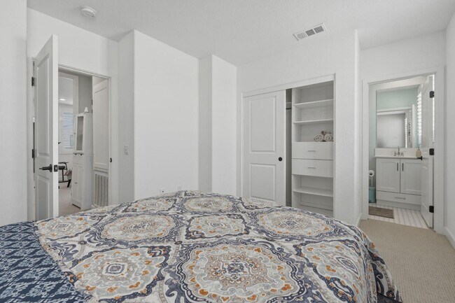 Building Photo - 2081 Acara Cir