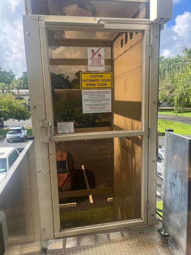 Building Photo - 2614 Nassau Bend