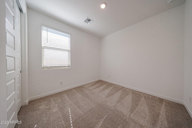 Building Photo - 32522 N 20th Gln