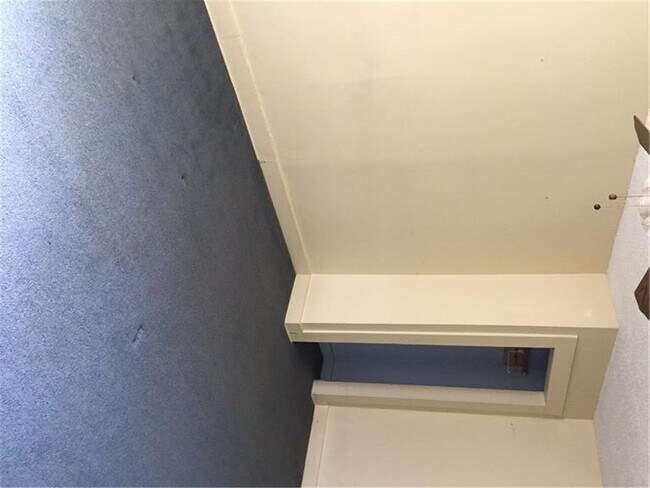 Building Photo - 342 College Dr