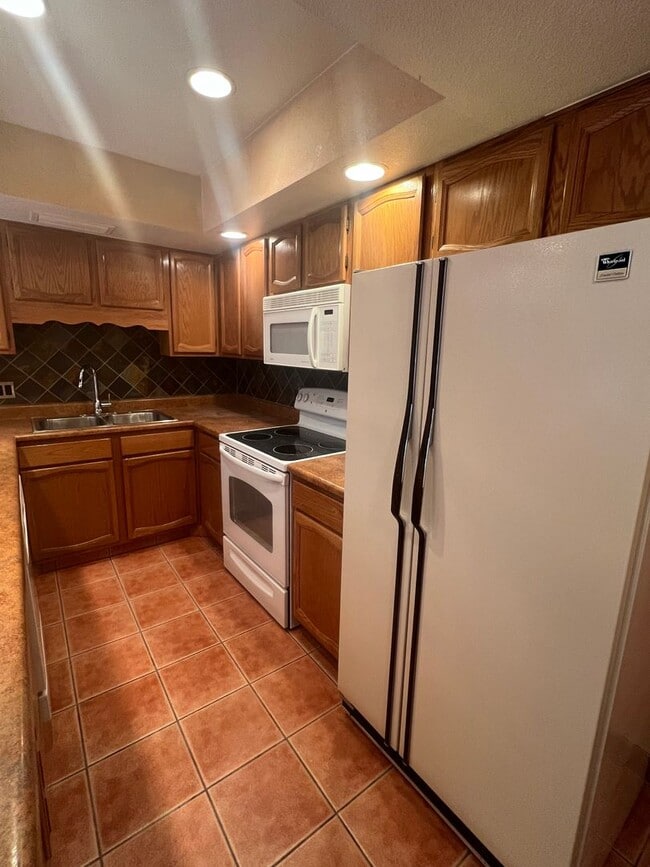 Building Photo - Long-term Rental, Procure Only