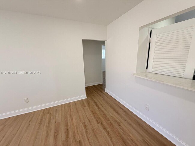 Building Photo - 95-97-97 NE 168th St