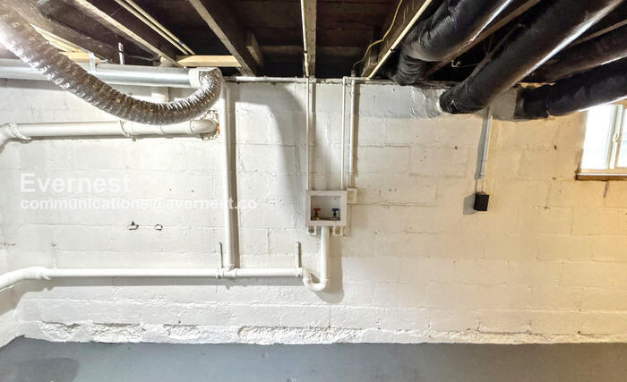 Building Photo - 2432 Steele Ave