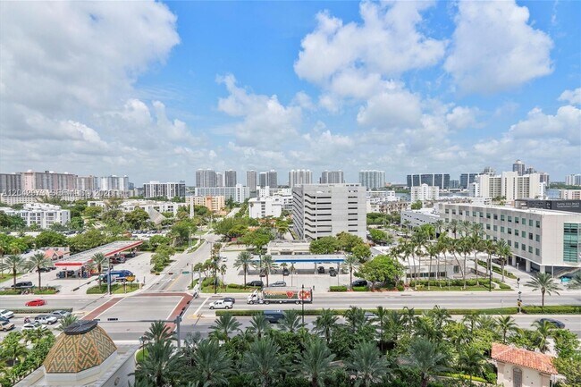 Building Photo - 17901 Collins Ave