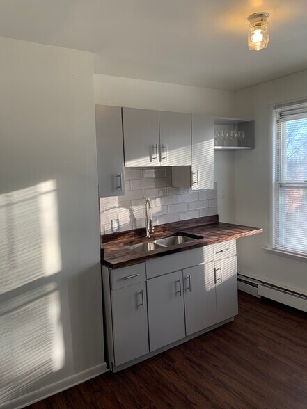 Primary Photo - 3914 Maine Ave