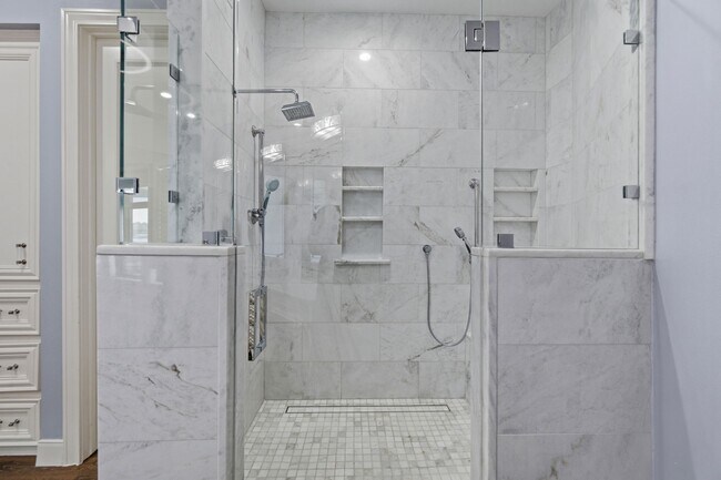 Building Photo - 11707 Edgewater Ct