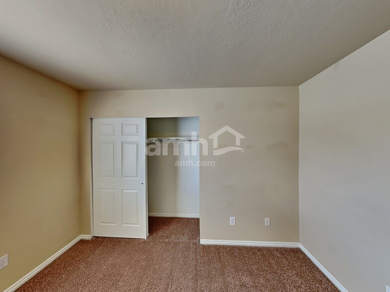 Building Photo - 947 Foxboro Dr