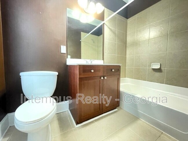 Building Photo - 1688 Mosaic Way