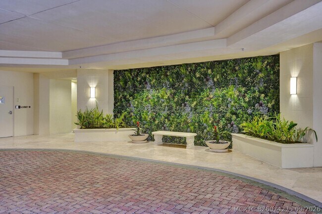 Building Photo - 99 SE Mizner Blvd