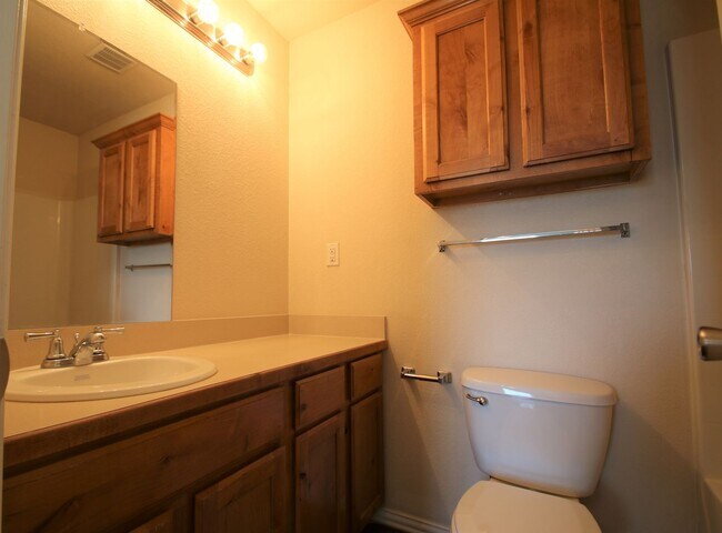 Building Photo - 101-103 Crossbow Ct.