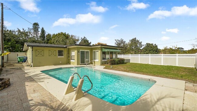 Building Photo - 2992 Chantilly Ave