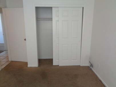 Building Photo - 1115 Holly Ave