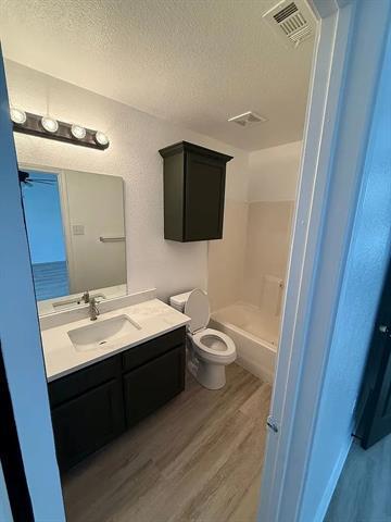 Building Photo - 3713 Devonaire Dr