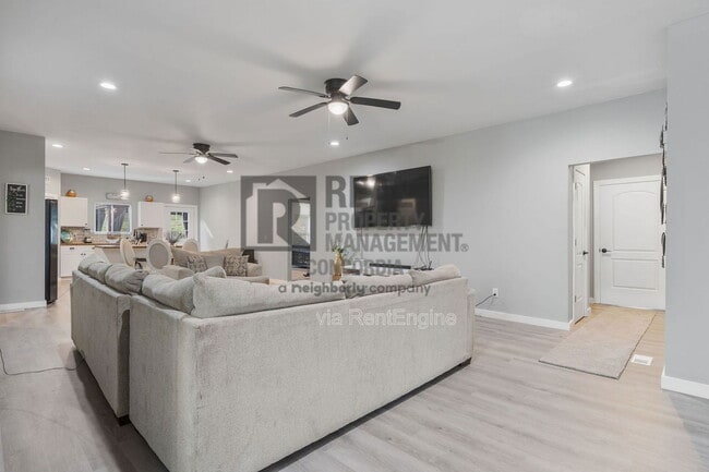 Building Photo - 286 Emily Ln