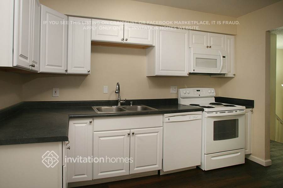 Building Photo - 7388 S Quebec Ct