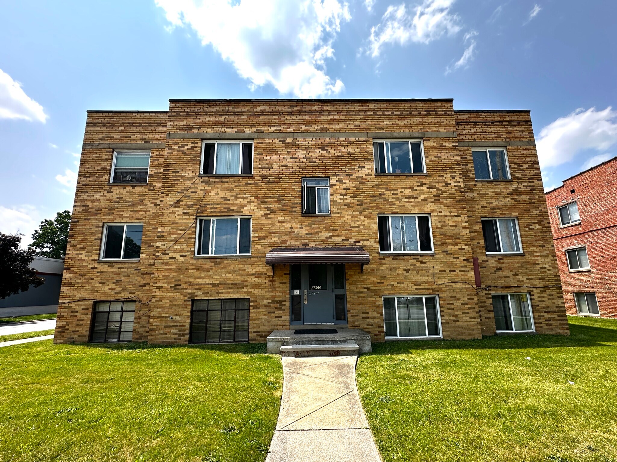 Building Photo - 4200 Ridge Rd