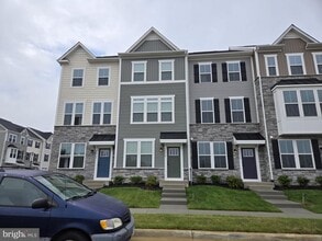 Building Photo - 4928 Dunhaven Dr