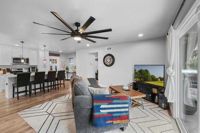 Building Photo - 3516 Las Vegas Dr