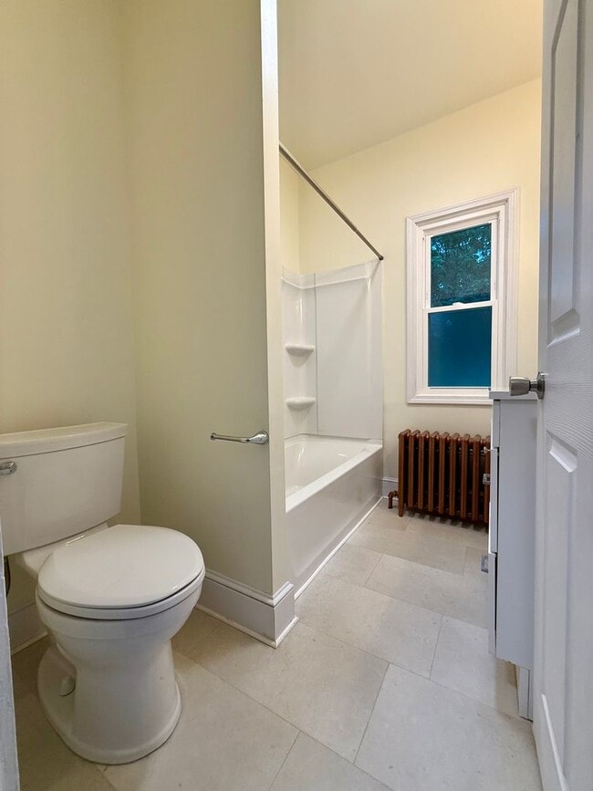 Building Photo - Now showing updated 4BR 1.5 bath house!
